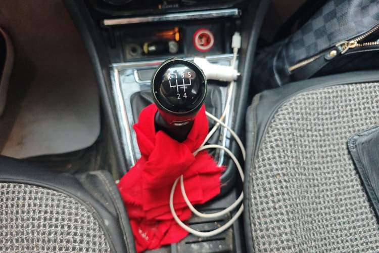 Used Volkswagen Bora 2016 1.6L Manual Comfort Model Gear Lever