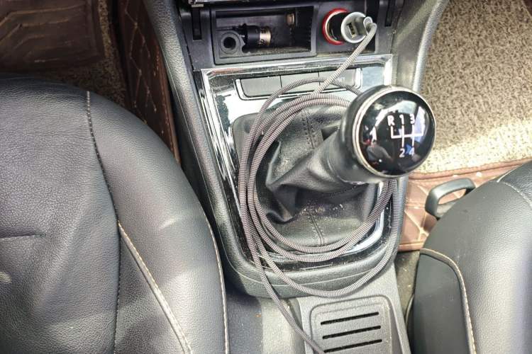 Used Volkswagen Bora 2016 1.6L Manual Comfort Model Gear Lever