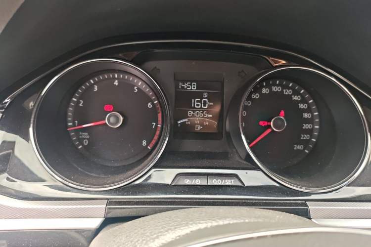 Used Volkswagen Bora 2016 1.6L Manual Comfort Model Instrument Cluster