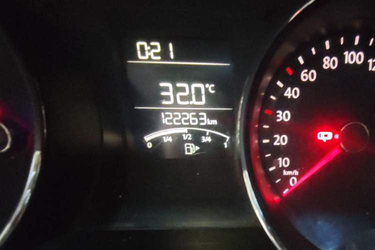 Used Volkswagen Bora 2016 1.6L Manual Comfort Model Odometer Close Up