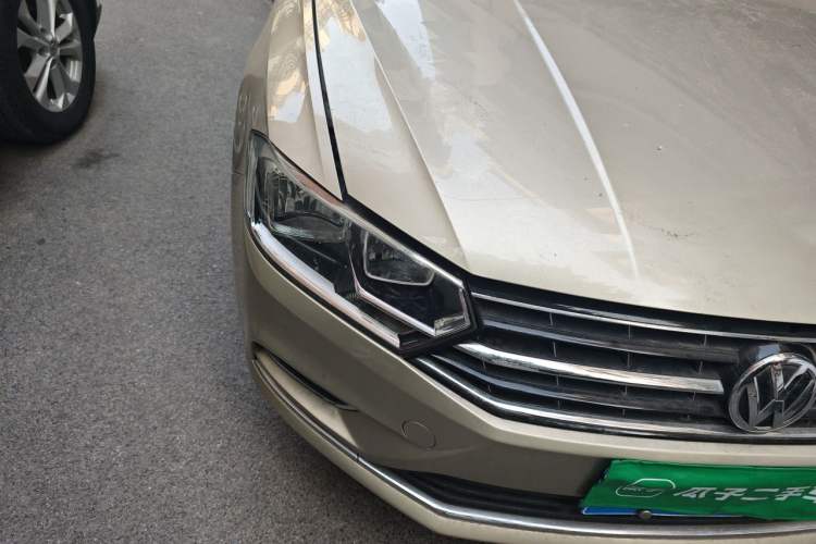 Used Volkswagen Bora 2016 1.6L Manual Comfort Model Right Front Headlight
