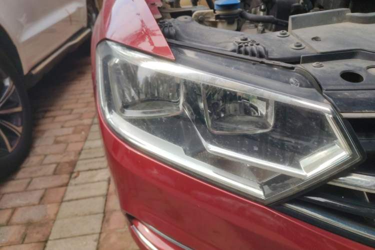 Used Volkswagen Bora 2016 1.6L Automatic Comfort Model Right Front Headlight