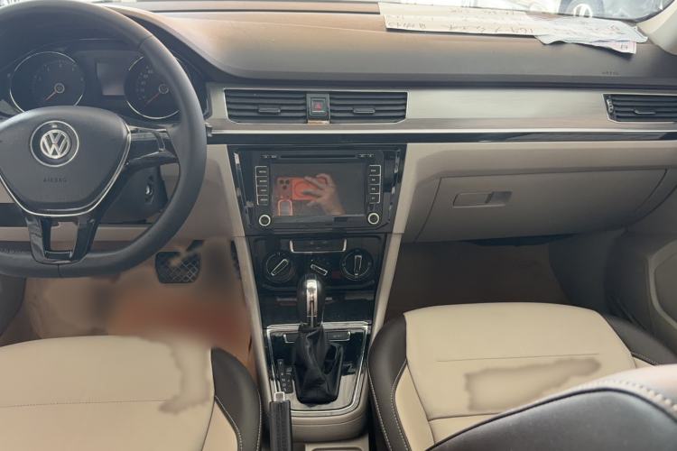 Used Volkswagen Bora 2016 1.6L Automatic Comfort Model Audio And AC Panel