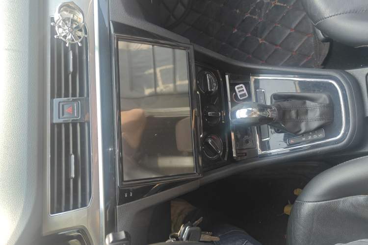 Used Volkswagen Bora 2016 1.6L Automatic Comfort Model Audio And AC Panel