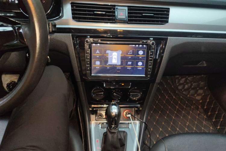 Used Volkswagen Bora 2016 1.6L Automatic Comfort Model Audio And AC Panel