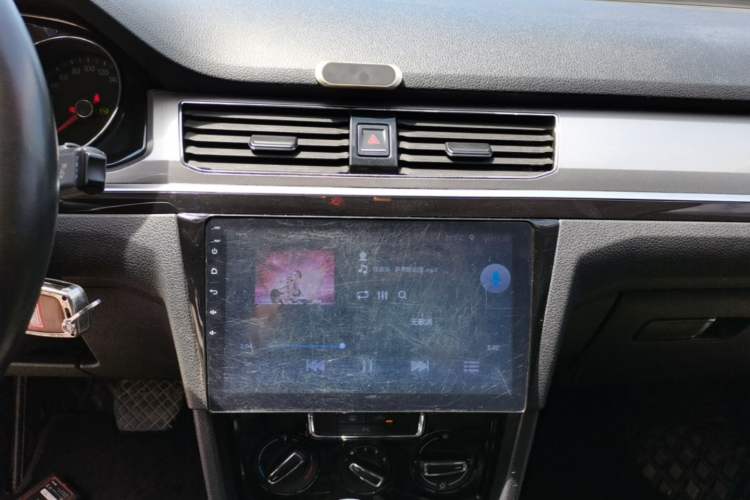 Used Volkswagen Bora 2016 1.6L Automatic Comfort Model Audio And AC Panel