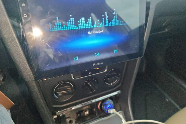Used Volkswagen Bora 2016 1.6L Manual Fashion Edition Audio And AC Panel