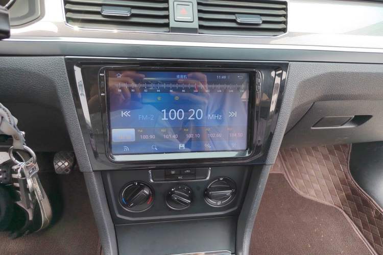 Used Volkswagen Bora 2016 1.6L Manual Fashion Edition Audio And AC Panel
