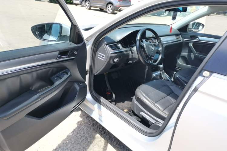 Used Volkswagen Bora 2016 1.6L Automatic Comfort Model Driver Seat