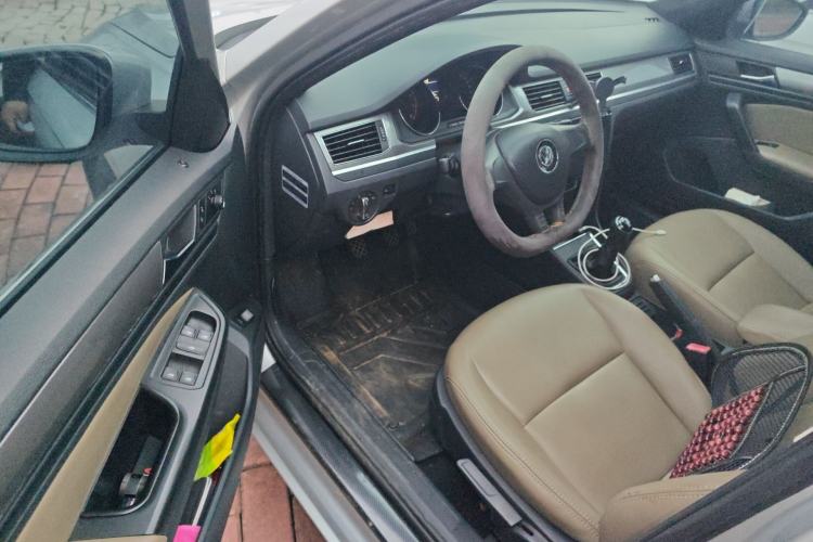 Used Volkswagen Bora 2016 1.6L Manual Fashion Edition Driver Seat