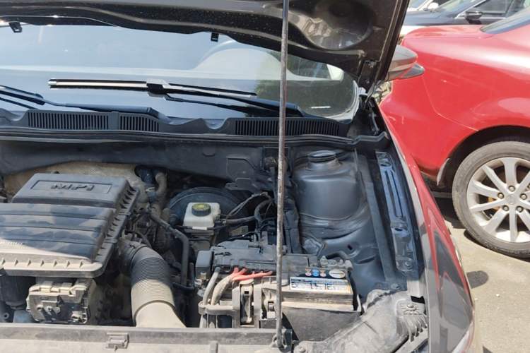 Used Volkswagen Bora 2016 1.6L Manual Fashion Edition Engine Bay Left