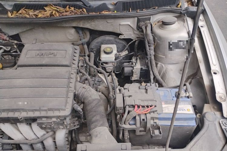 Used Volkswagen Bora 2016 1.6L Automatic Fashion Model Engine Bay Left