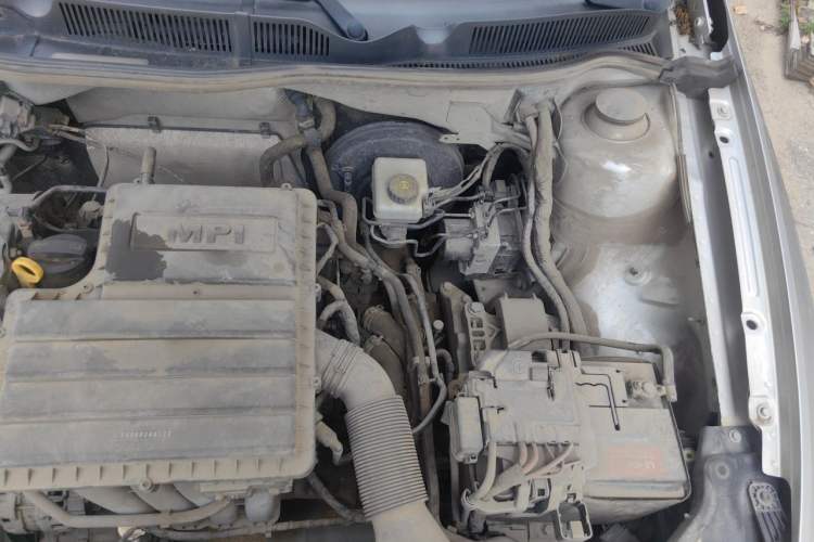 Used Volkswagen Bora 2016 1.6L Automatic Fashion Model Engine Bay Left