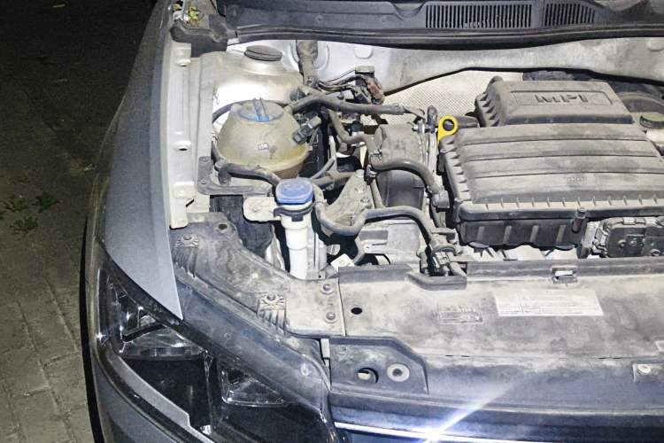 Used Volkswagen Bora 2016 1.6L Automatic Comfort Model Engine Bay Right