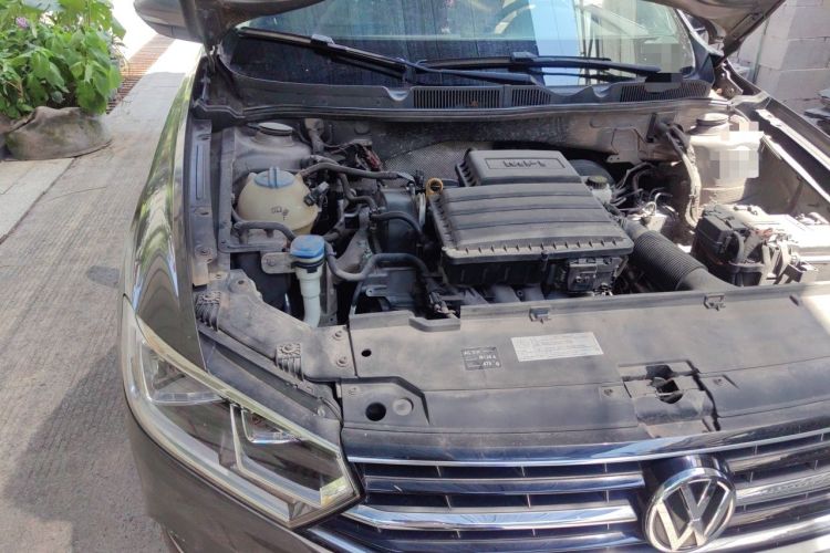 Used Volkswagen Bora 2016 1.6L Manual Comfort Model Engine Bay Right