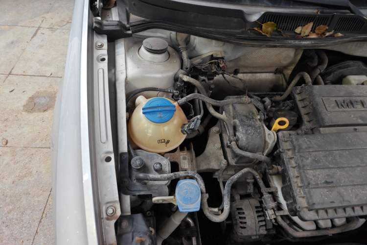 Used Volkswagen Bora 2016 1.6L Manual Comfort Model Engine Bay Right