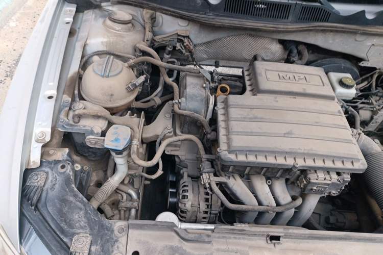 Used Volkswagen Bora 2016 1.6L Manual Fashion Edition Engine Bay Right