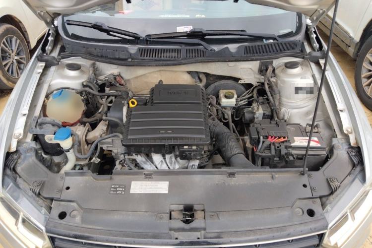 Used Volkswagen Bora 2016 1.6L Manual Comfort Model Engine Bay