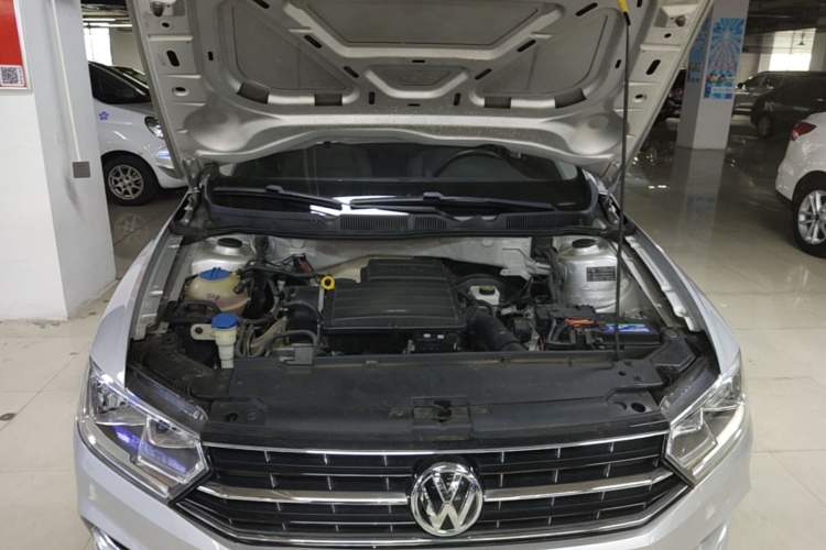 Used Volkswagen Bora 2016 1.6L Manual Comfort Model Engine Bay