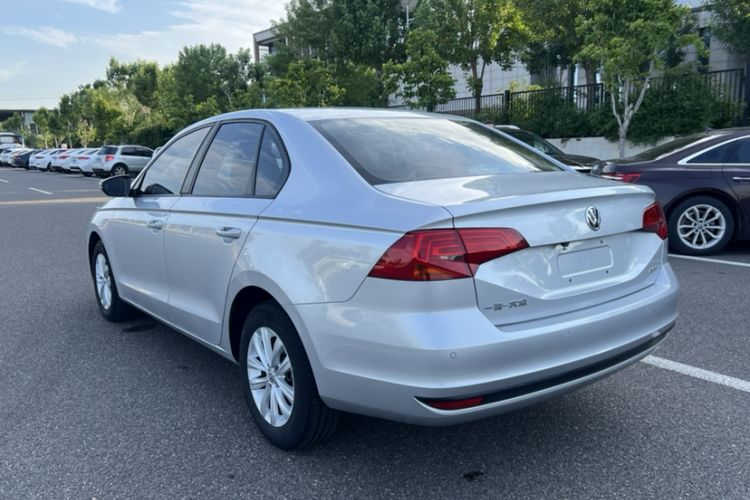 Used Volkswagen Bora 2016 1.6L Manual Fashion Edition Exterior 6