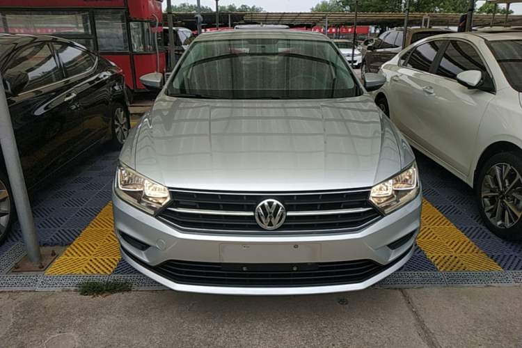 Used Volkswagen Bora 2016 1.6L Manual Fashion Edition Front