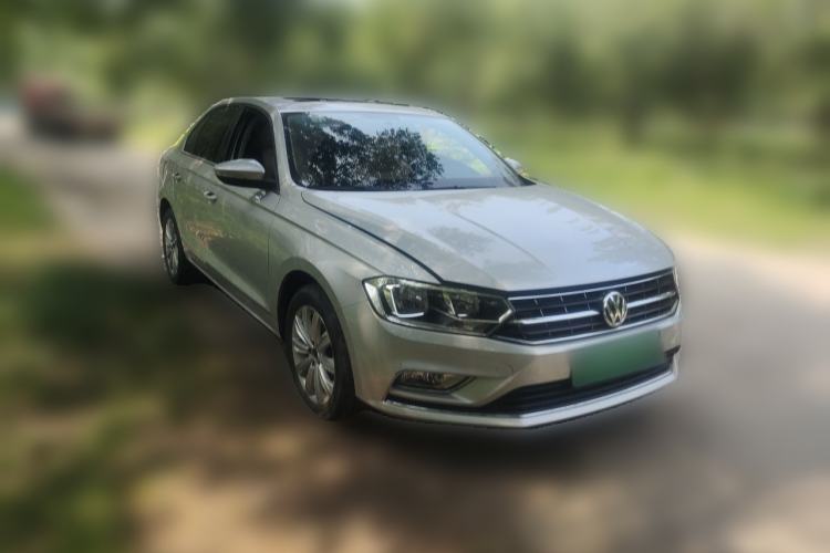 Used Volkswagen Bora 2016 1.6L Manual Comfort Model Front Right 45 Deg