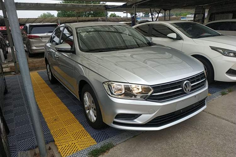 Used Volkswagen Bora 2016 1.6L Manual Fashion Edition Front Right 45 Deg