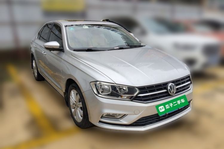 Used Volkswagen Bora 2016 1.6L Manual Comfort Model Front Right 45 Deg