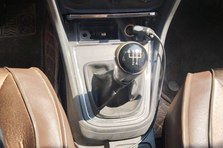 Used Volkswagen Bora 2016 1.6L Manual Fashion Edition Gear Lever