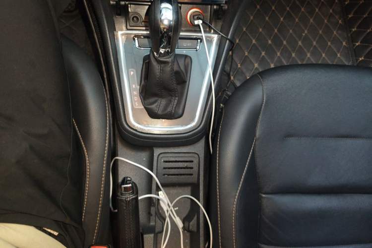 Used Volkswagen Bora 2016 1.6L Automatic Comfort Model Gear Lever