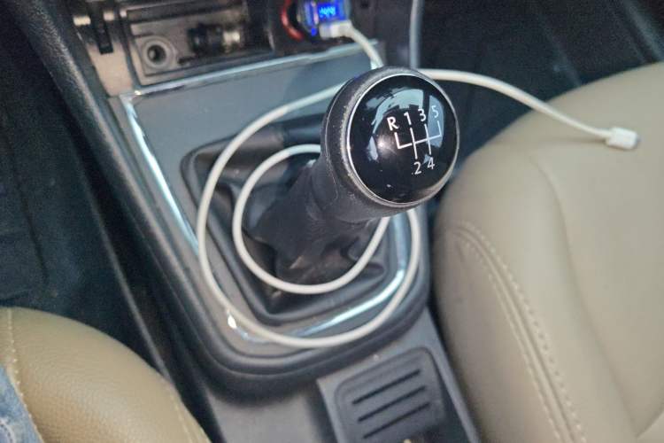 Used Volkswagen Bora 2016 1.6L Manual Fashion Edition Gear Lever