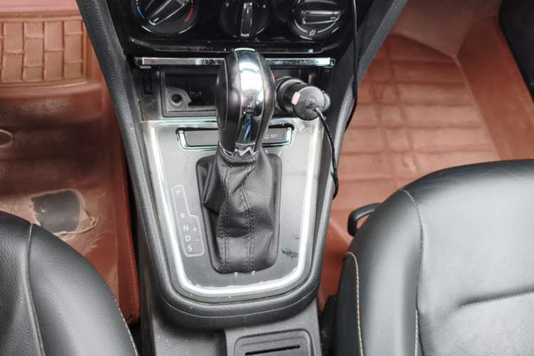 Used Volkswagen Bora 2016 1.6L Automatic Comfort Model Gear Lever