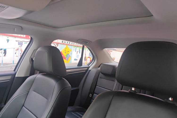 Used Volkswagen Bora 2016 1.6L Automatic Comfort Model Headliner