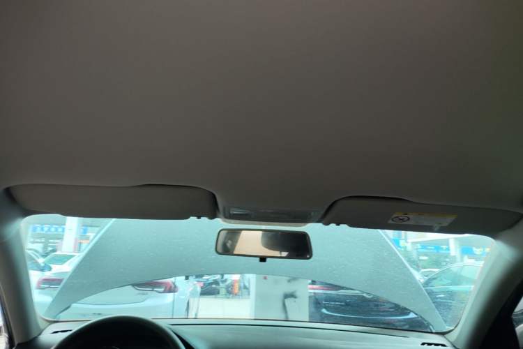 Used Volkswagen Bora 2016 1.6L Automatic Fashion Model Headliner