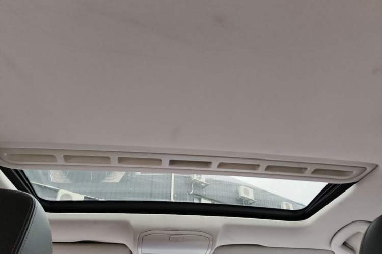 Used Volkswagen Bora 2016 1.6L Automatic Comfort Model Headliner