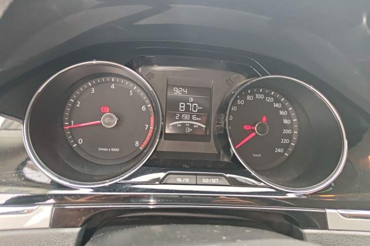 Used Volkswagen Bora 2016 1.6L Manual Comfort Model Instrument Cluster