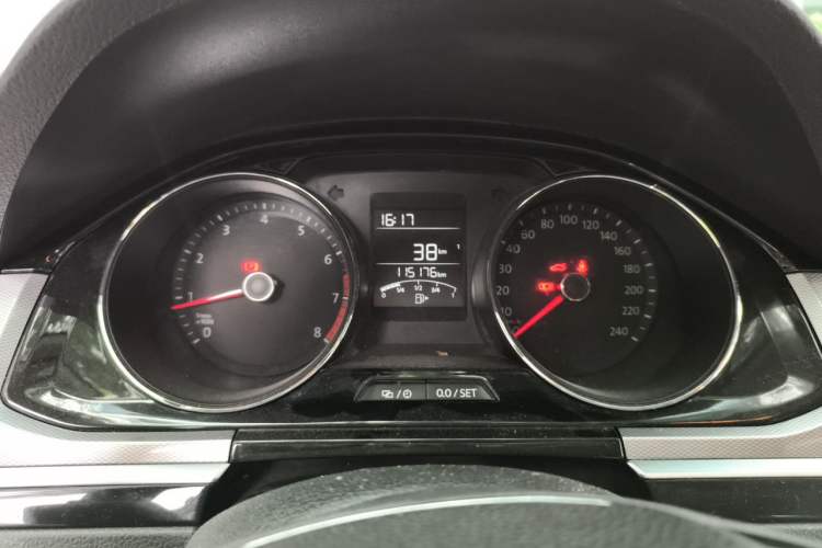 Used Volkswagen Bora 2016 1.6L Manual Comfort Model Instrument Cluster