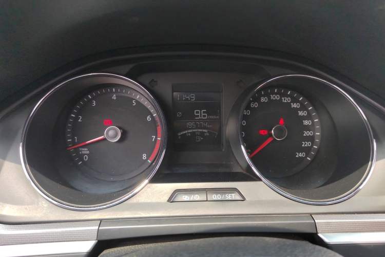 Used Volkswagen Bora 2016 1.6L Manual Fashion Edition Instrument Cluster