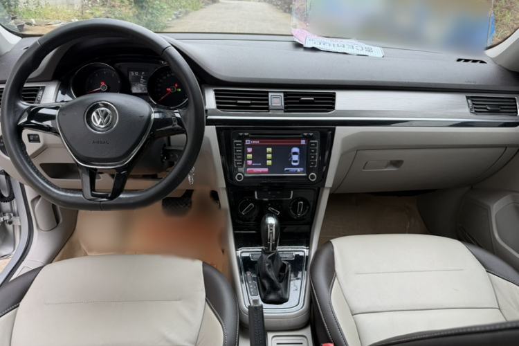 Used Volkswagen Bora 2016 1.6L Automatic Comfort Model Interior 1