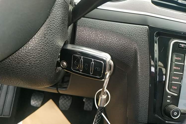 Used Volkswagen Bora 2016 1.6L Manual Fashion Edition Interior 1