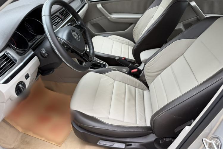 Used Volkswagen Bora 2016 1.6L Automatic Comfort Model Interior 2