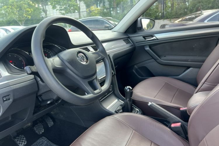 Used Volkswagen Bora 2016 1.6L Manual Fashion Edition Interior 2