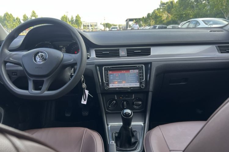 Used Volkswagen Bora 2016 1.6L Manual Fashion Edition Interior 3