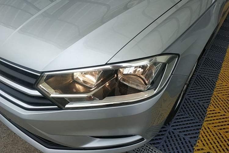 Used Volkswagen Bora 2016 1.6L Manual Fashion Edition Left Front Headlight
