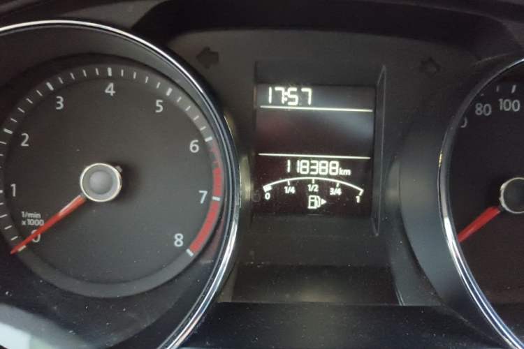 Used Volkswagen Bora 2016 1.6L Automatic Fashion Model Odometer Close Up