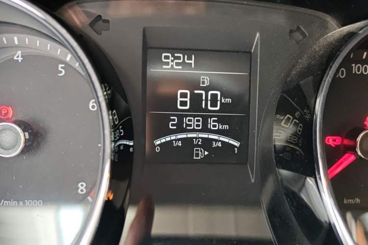 Used Volkswagen Bora 2016 1.6L Manual Comfort Model Odometer Close Up