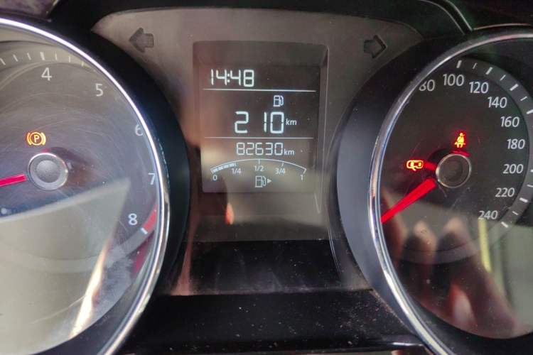 Used Volkswagen Bora 2016 1.6L Manual Comfort Model Odometer Close Up