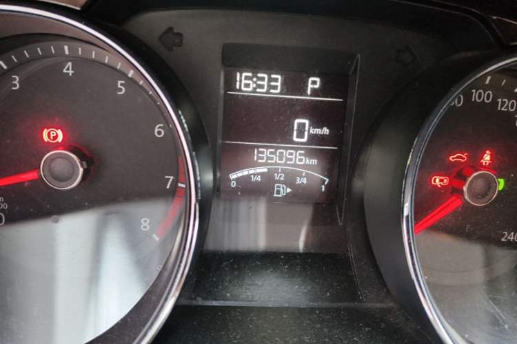 Used Volkswagen Bora 2016 1.6L Automatic Comfort Model Odometer Close Up
