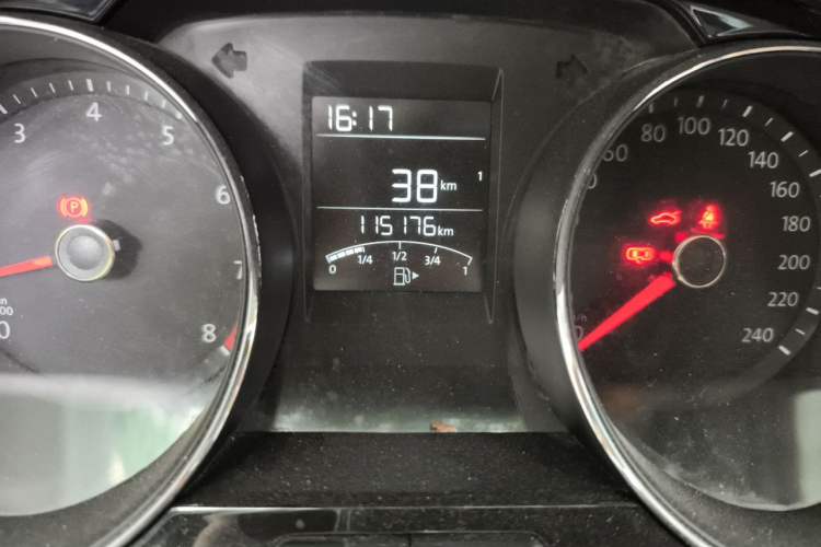 Used Volkswagen Bora 2016 1.6L Manual Comfort Model Odometer Close Up