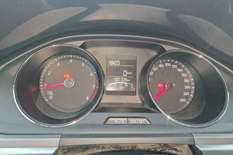 Used Volkswagen Bora 2016 1.6L Manual Fashion Edition Odometer Close Up